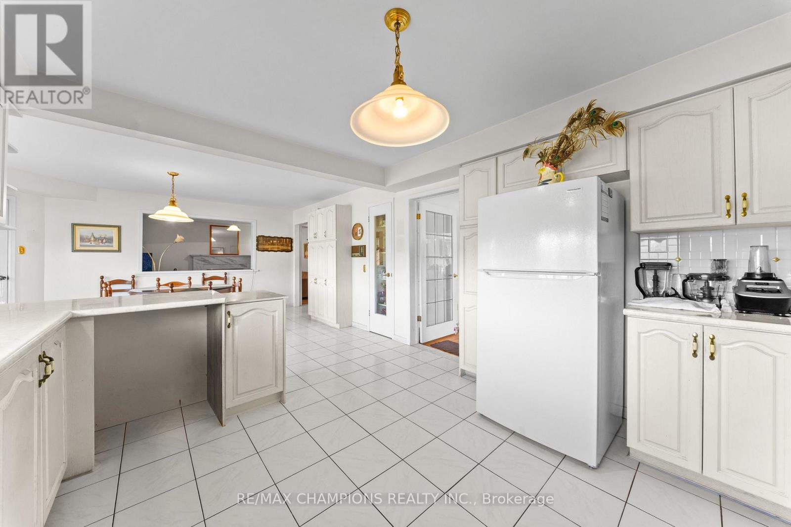 4047 Countryside Drive E, Brampton, Ontario  L6P 0T4 - Photo 15 - W13644050