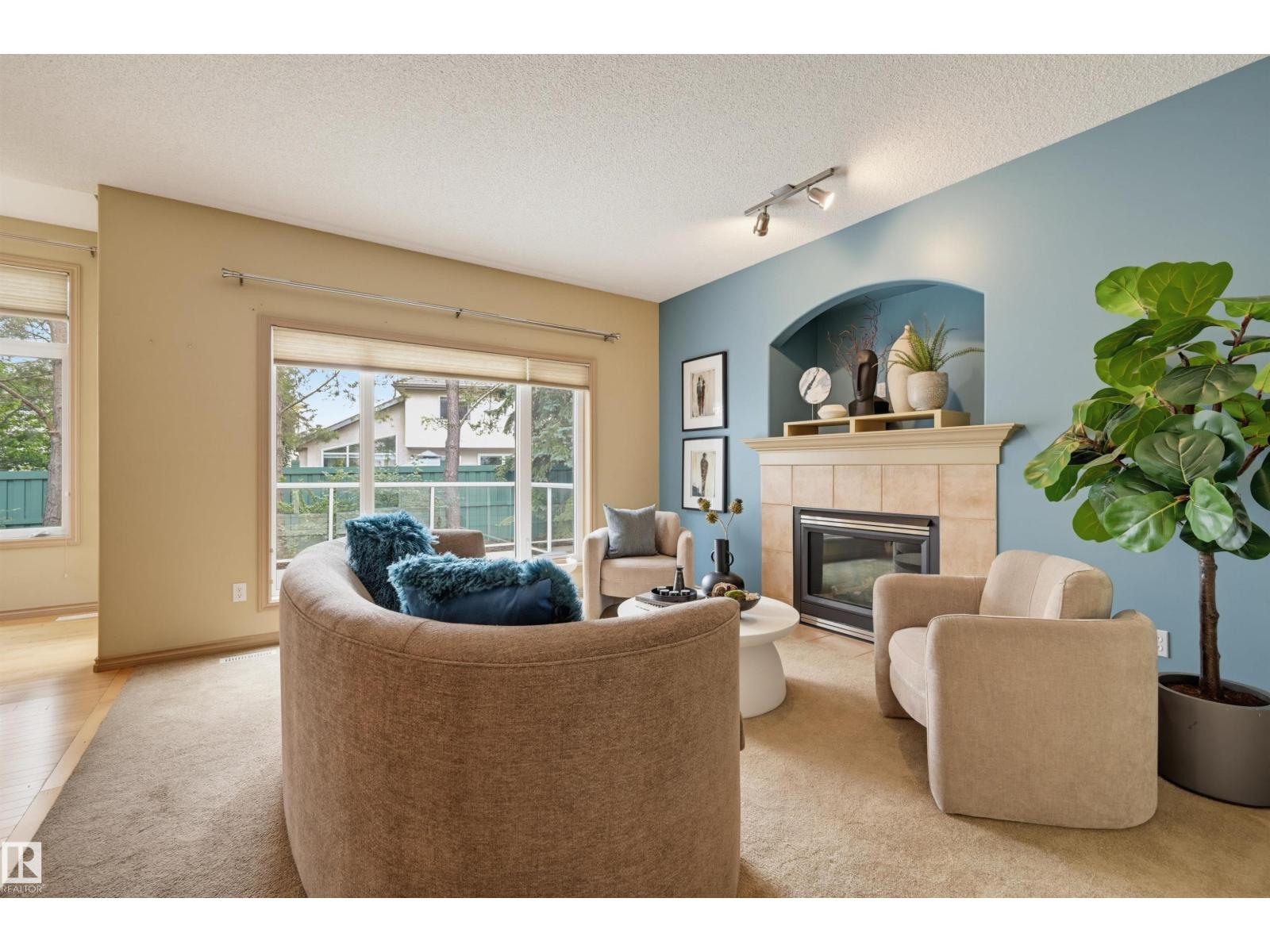 708 Haliburton Cr Nw, Edmonton, Alberta  T6R 2X5 - Photo 3 - E4502506