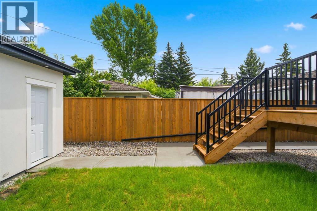 8518 33 Avenue NW, Calgary, Alberta  T3B 1M1 - Photo 39 - A2324775