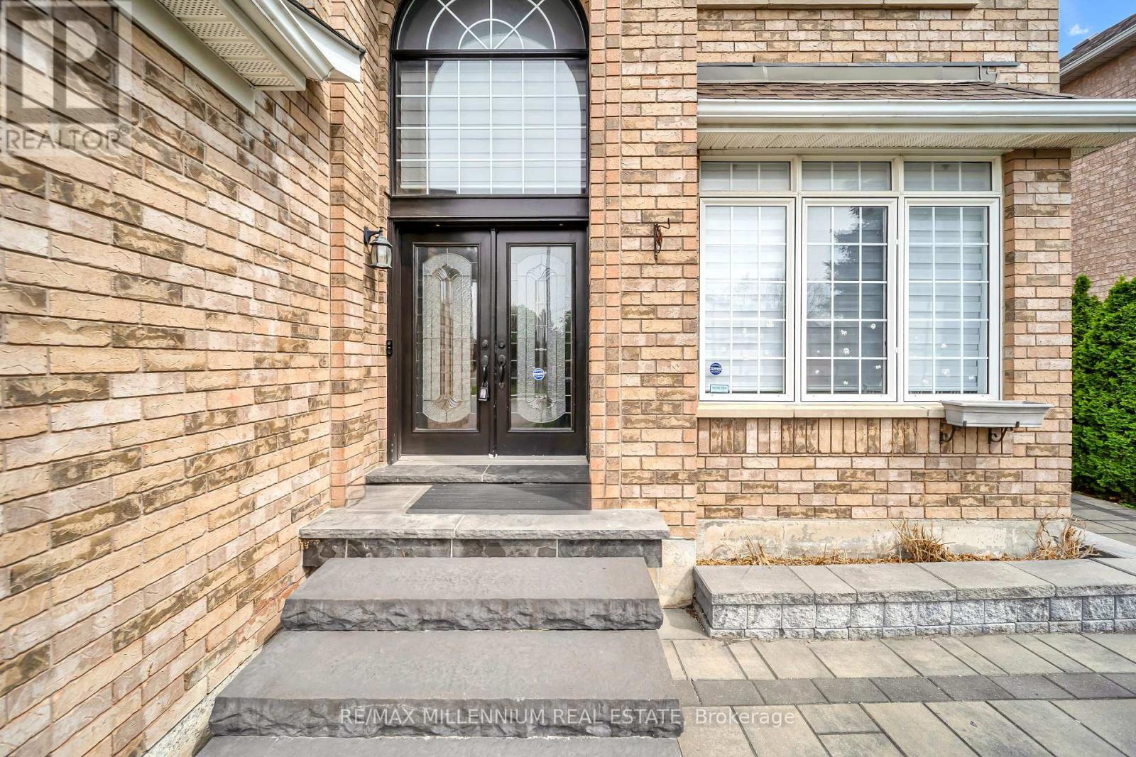 161 Julia Valentia Avenue, Vaughan, Ontario  L4H 1Z1 - Photo 3 - N13647836