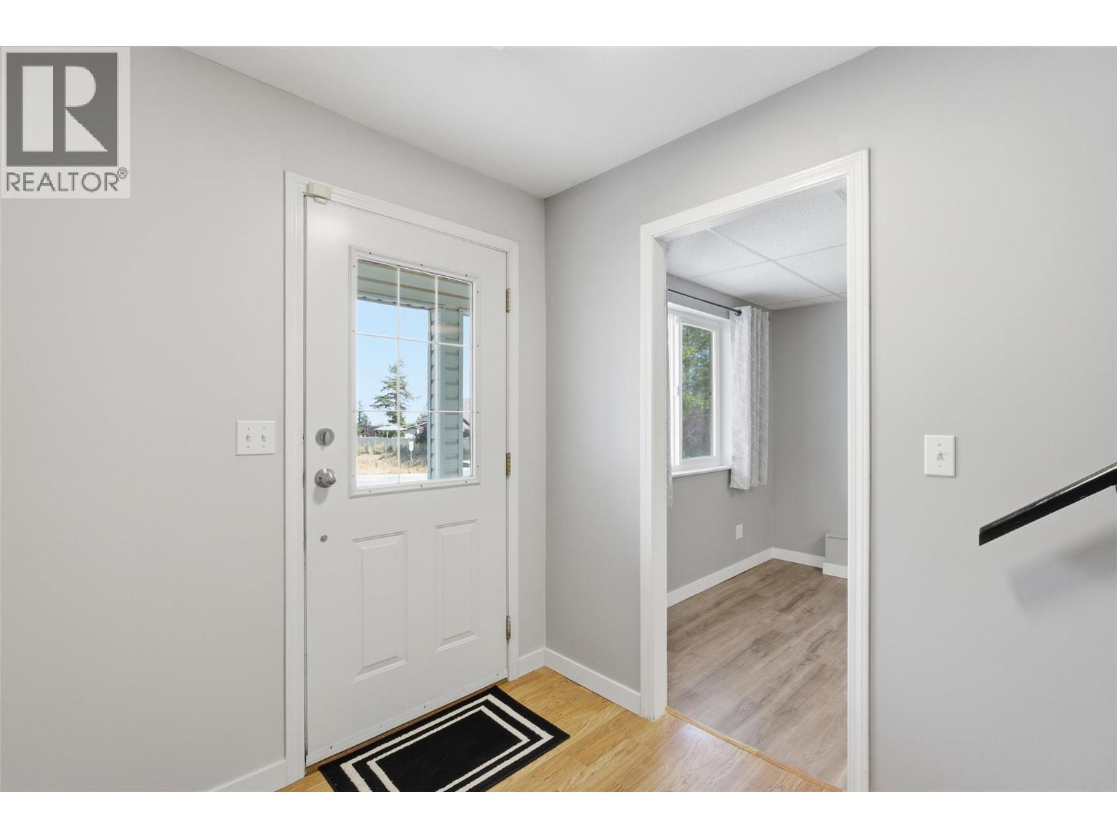 913 Greystone Crescent, Kamloops, British Columbia  V1S 1K7 - Photo 5 - 10396639