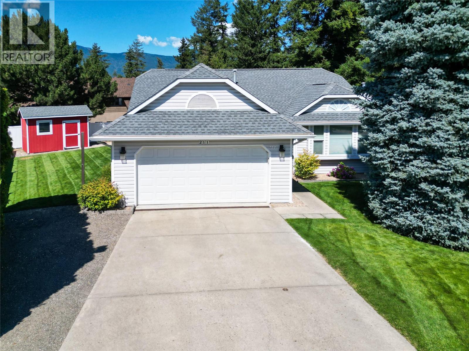 211 15 Street NE, Salmon Arm, British Columbia