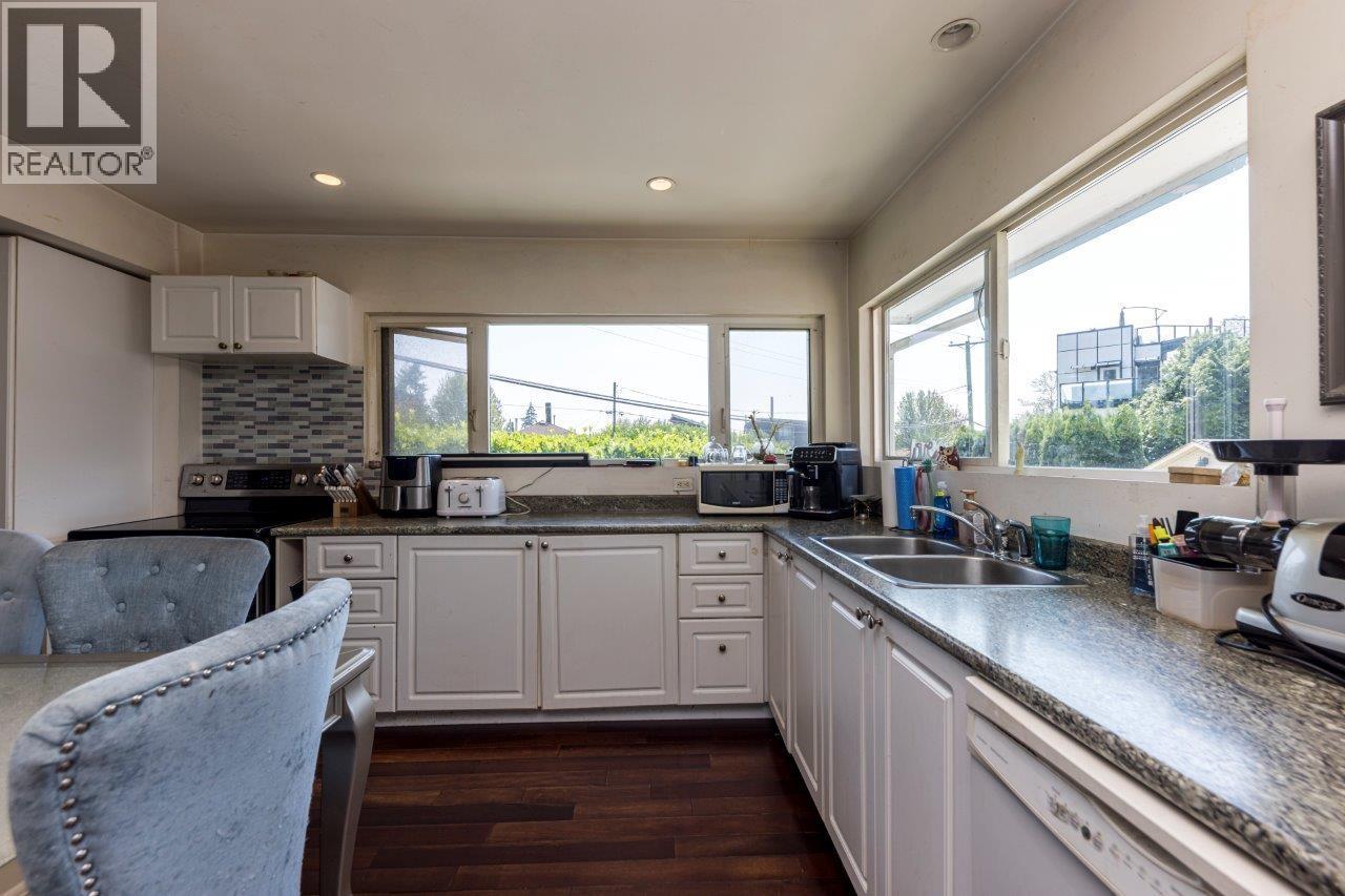 1737 Larson Road, North Vancouver, British Columbia  V7M 2Z4 - Photo 11 - R3150658