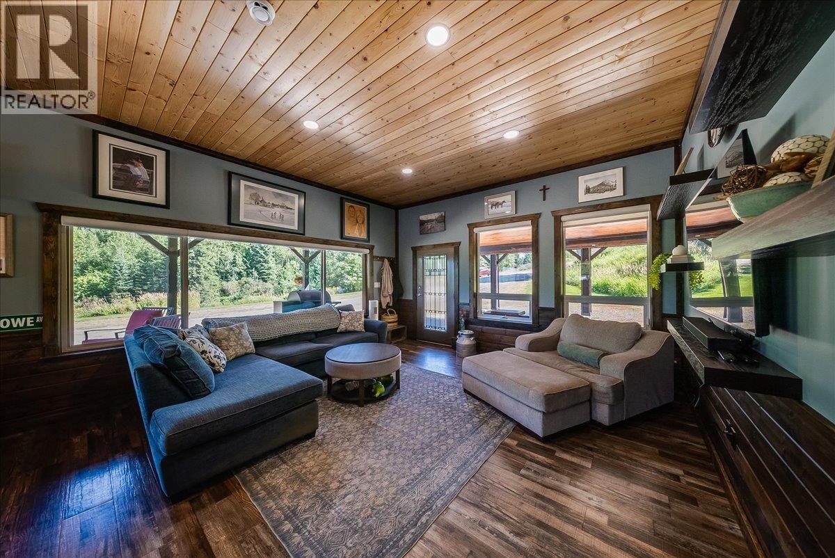 4095 Feeney's Road E, Rossland, British Columbia  V0G 1L0 - Photo 11 - 10396977