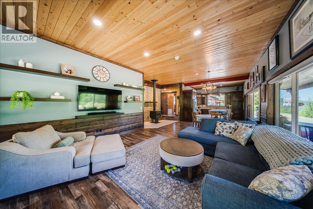 4095 Feeney's Road E, Rossland, British Columbia  V0G 1L0 - Photo 13 - 10396977