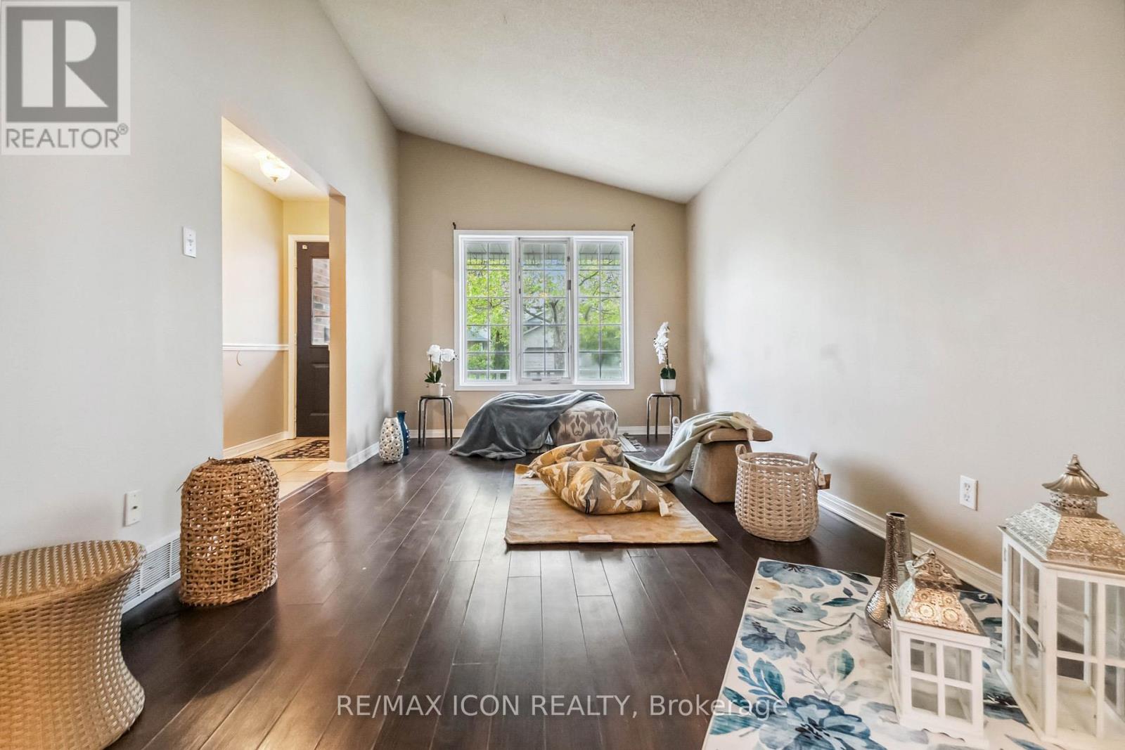 238 Fleming Drive, London East (East D), Ontario  N5V 4Y9 - Photo 2 - X13647892
