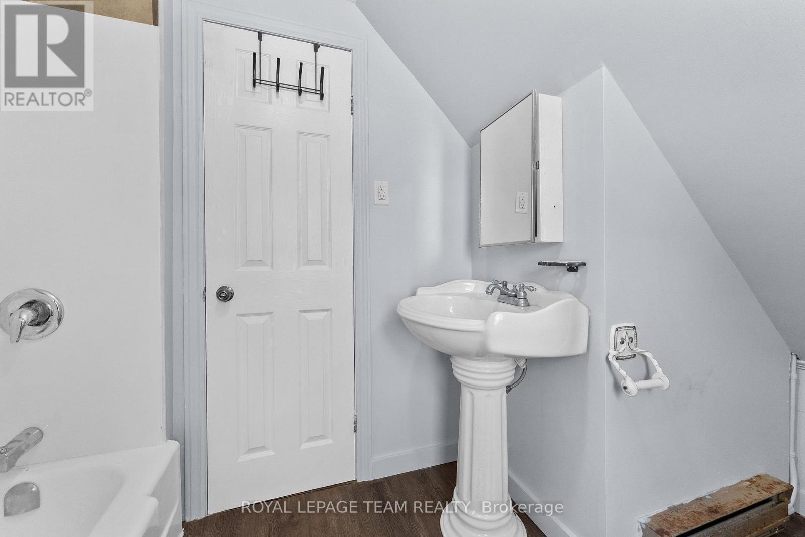 42 Bonnechere Street S, Renfrew, Ontario  K7V 1Z1 - Photo 14 - X13647922