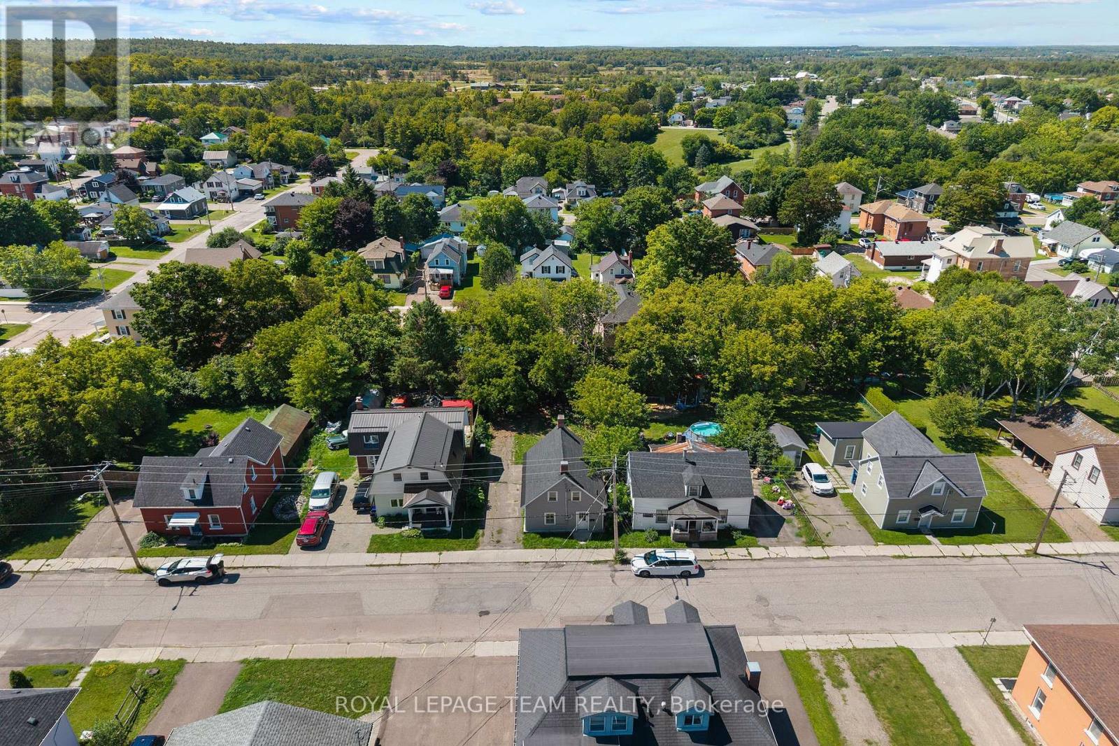 42 Bonnechere Street S, Renfrew, Ontario  K7V 1Z1 - Photo 4 - X13647922