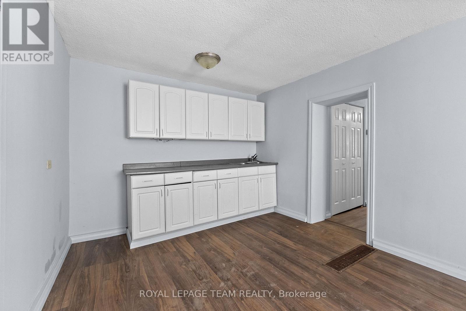 42 Bonnechere Street S, Renfrew, Ontario  K7V 1Z1 - Photo 8 - X13647922