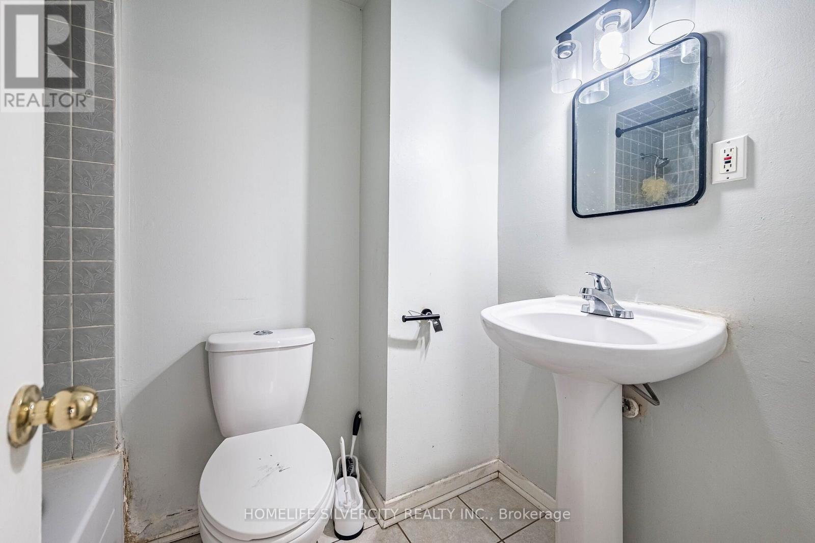 3669 Corliss Crescent, Mississauga, Ontario  L4T 2Z2 - Photo 44 - W13646350