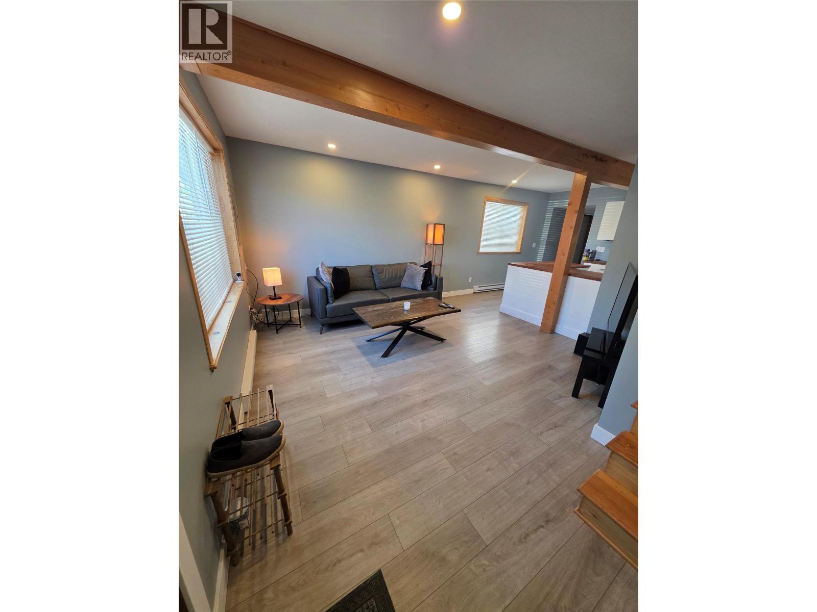 2342 Washington Street, Rossland, British Columbia  V0G 1Y0 - Photo 2 - 10397104