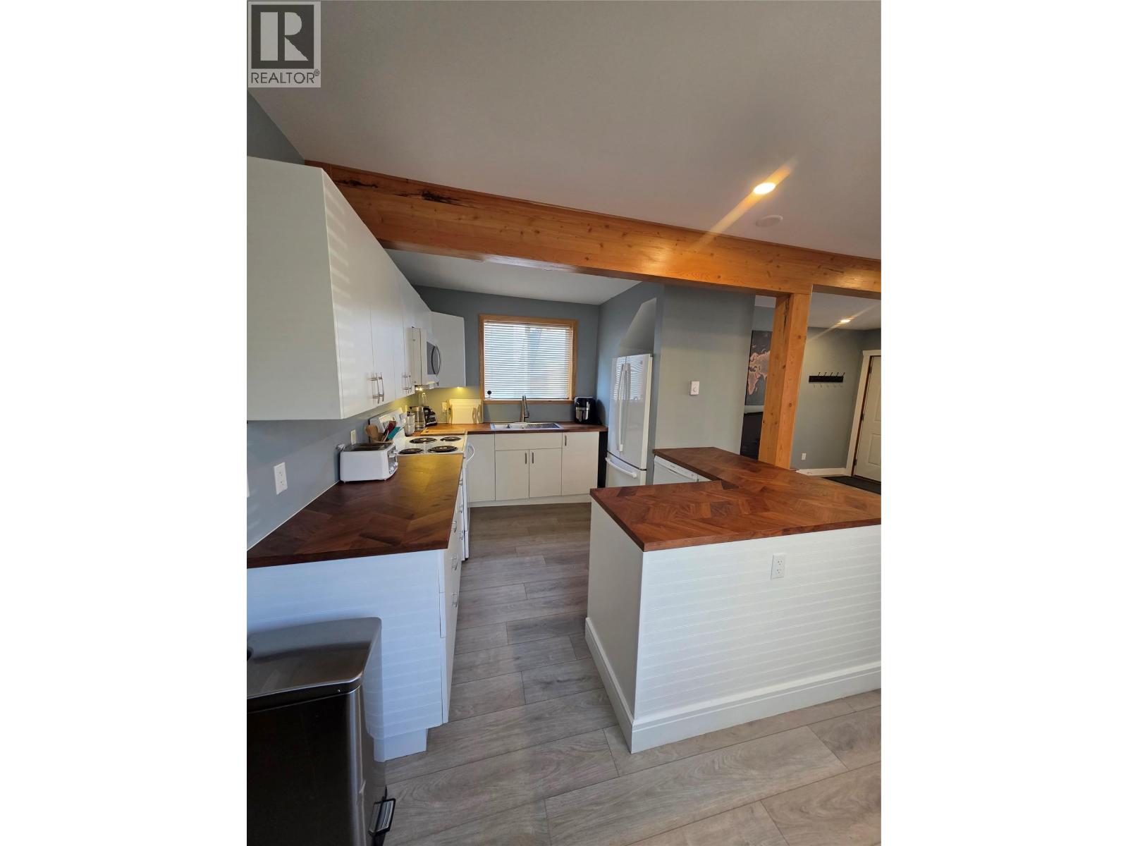 2342 Washington Street, Rossland, British Columbia  V0G 1Y0 - Photo 6 - 10397104