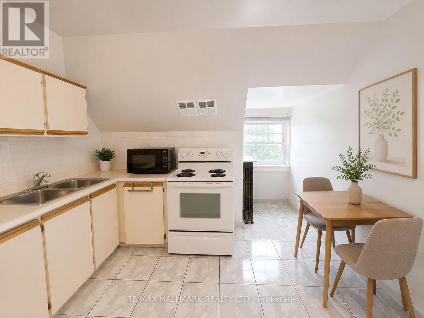 Apt 3 - 338 Vaughan Road, Toronto, Ontario M6C 2N6 - Photo 4 - C13647888
