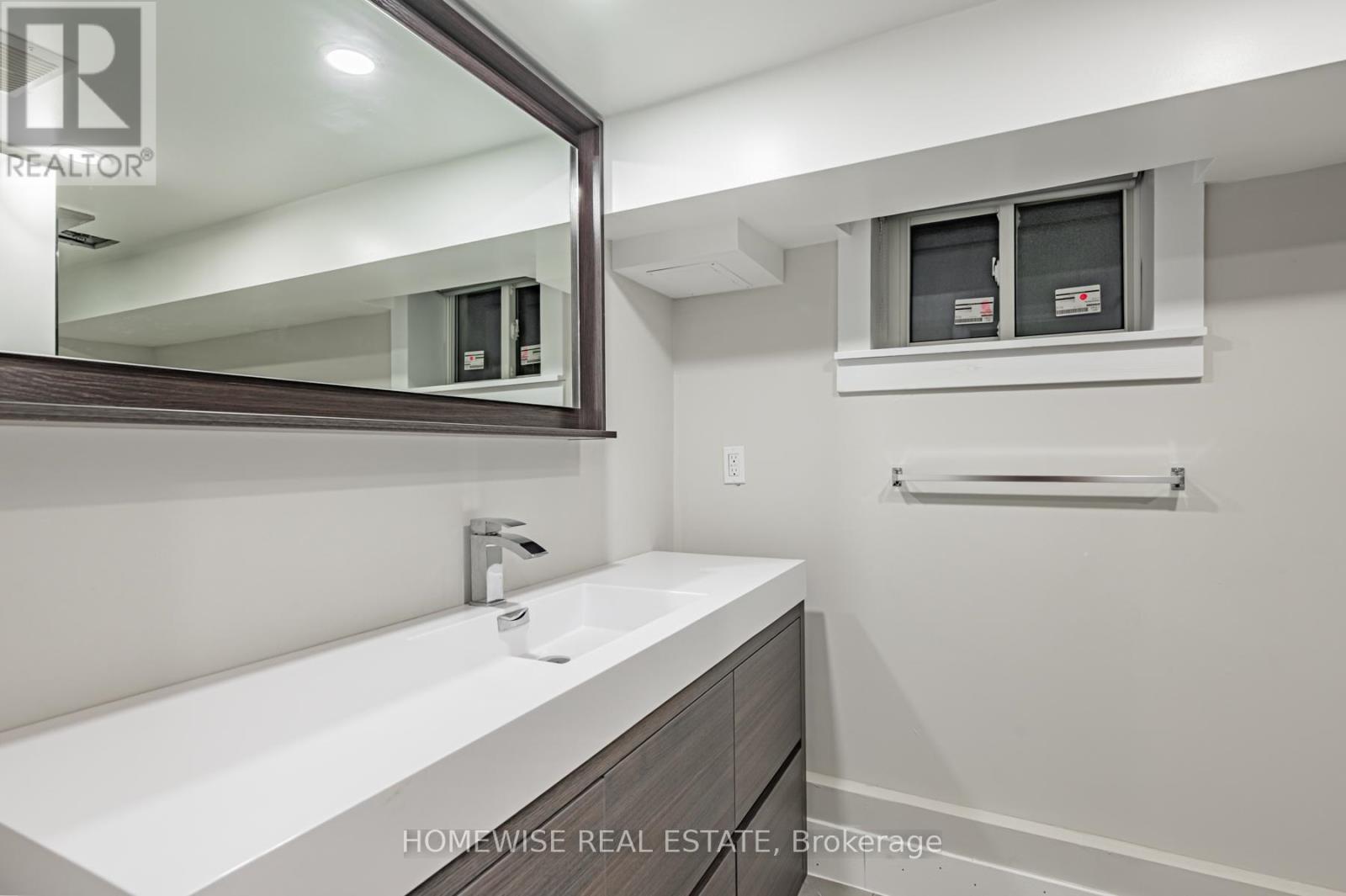 Lower - 68 Fairleigh Crescent, Toronto, Ontario M6C 3R9 - Photo 12 - C13647902