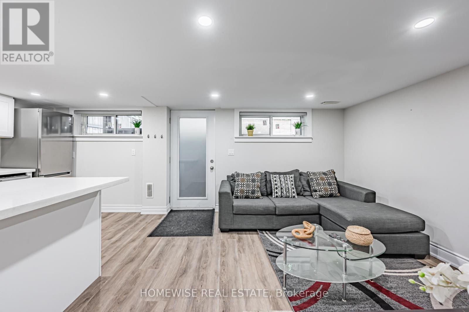 Lower - 68 Fairleigh Crescent, Toronto, Ontario M6C 3R9 - Photo 2 - C13647902