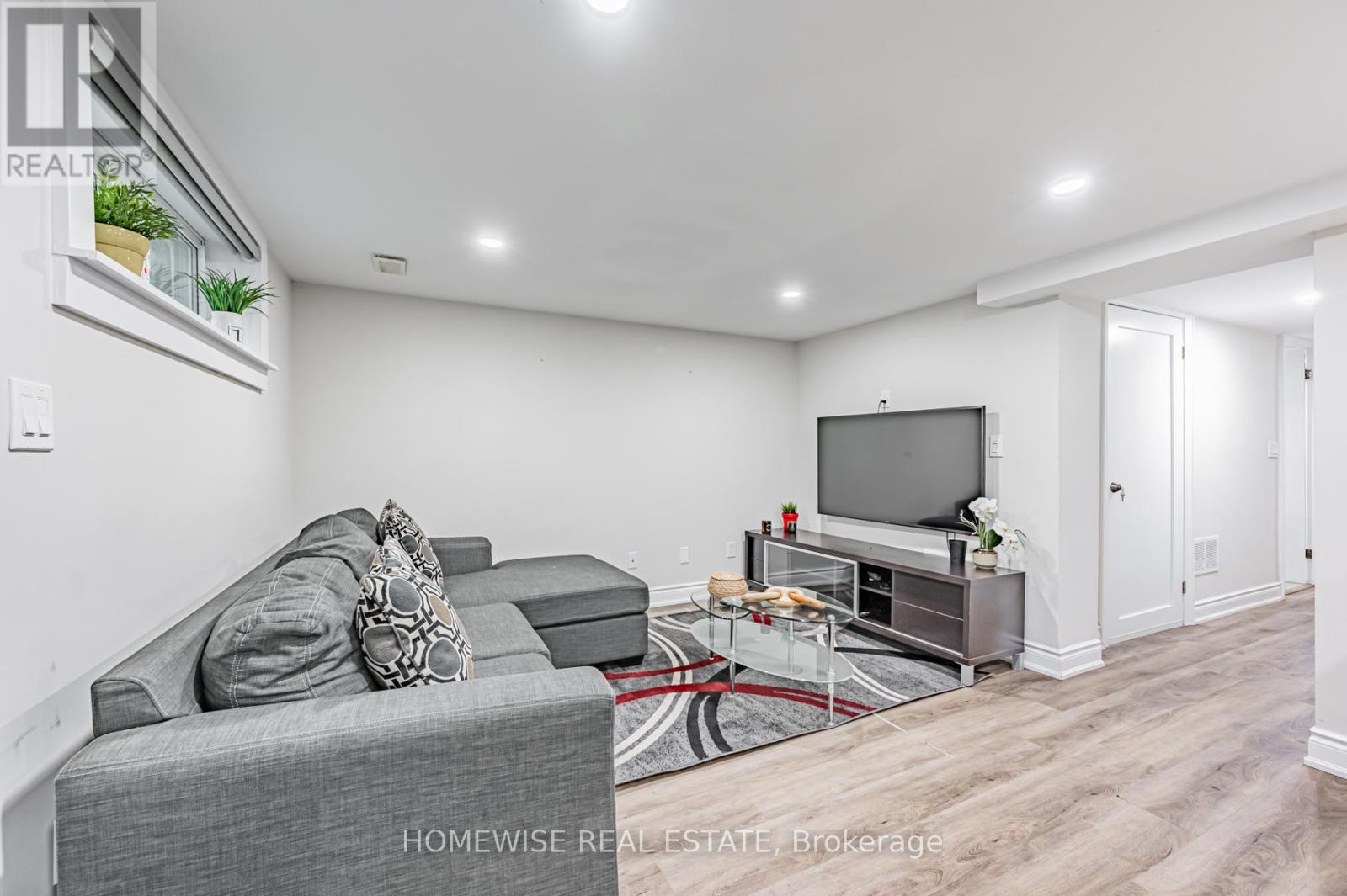 Lower - 68 Fairleigh Crescent, Toronto, Ontario M6C 3R9 - Photo 3 - C13647902