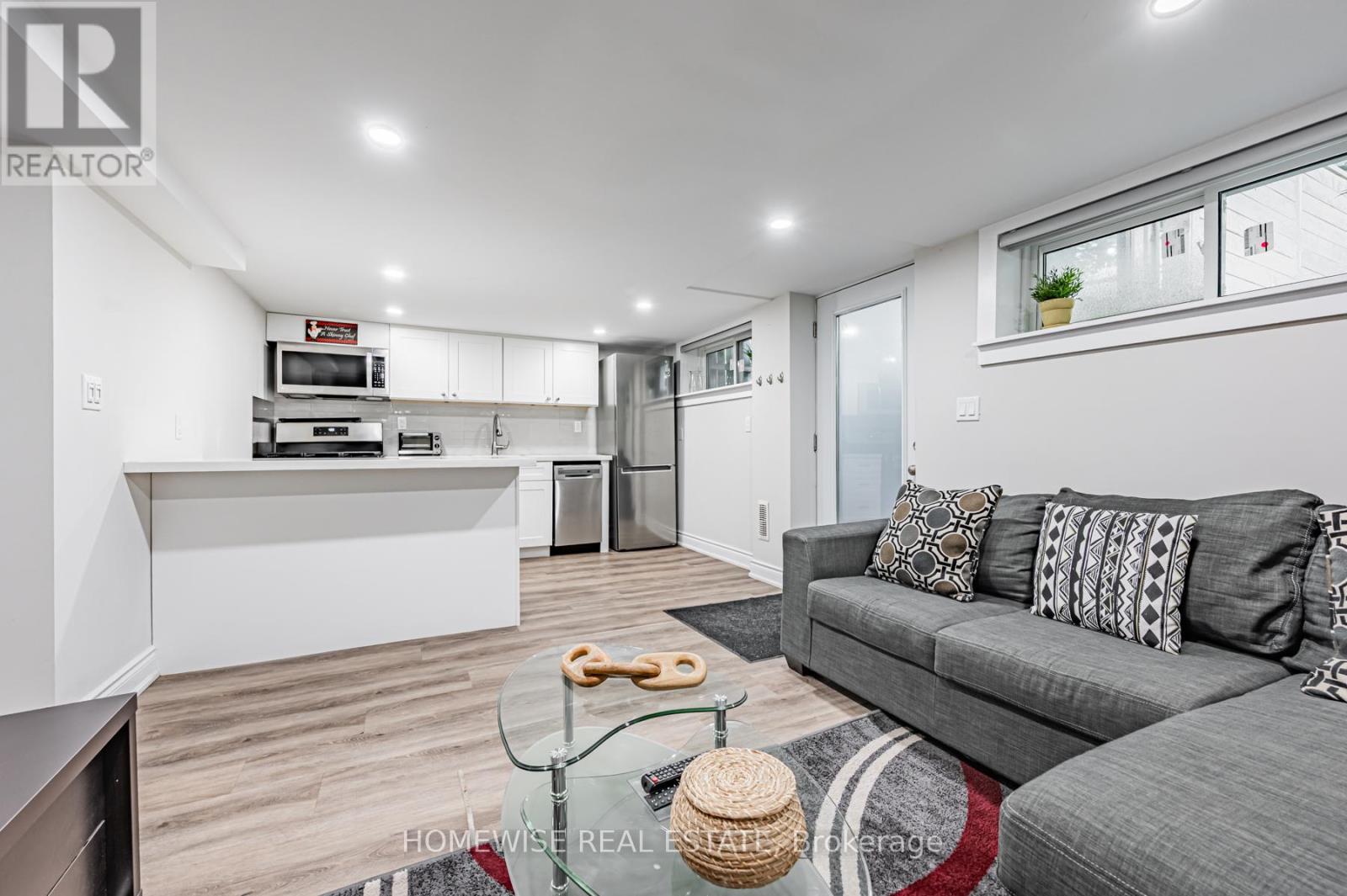 Lower - 68 Fairleigh Crescent, Toronto, Ontario M6C 3R9 - Photo 4 - C13647902