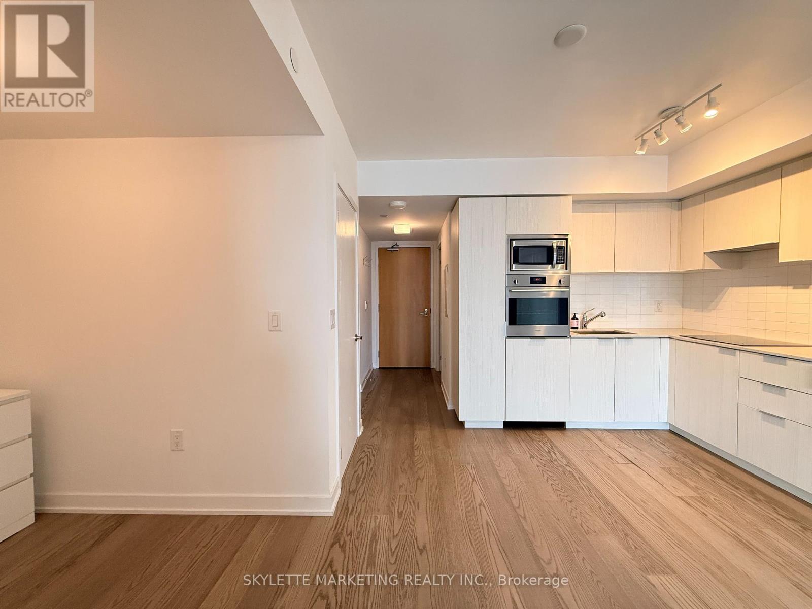 3204 - 11 Wellesley Street W, Toronto, Ontario  M4Y 0G4 - Photo 17 - C13647946