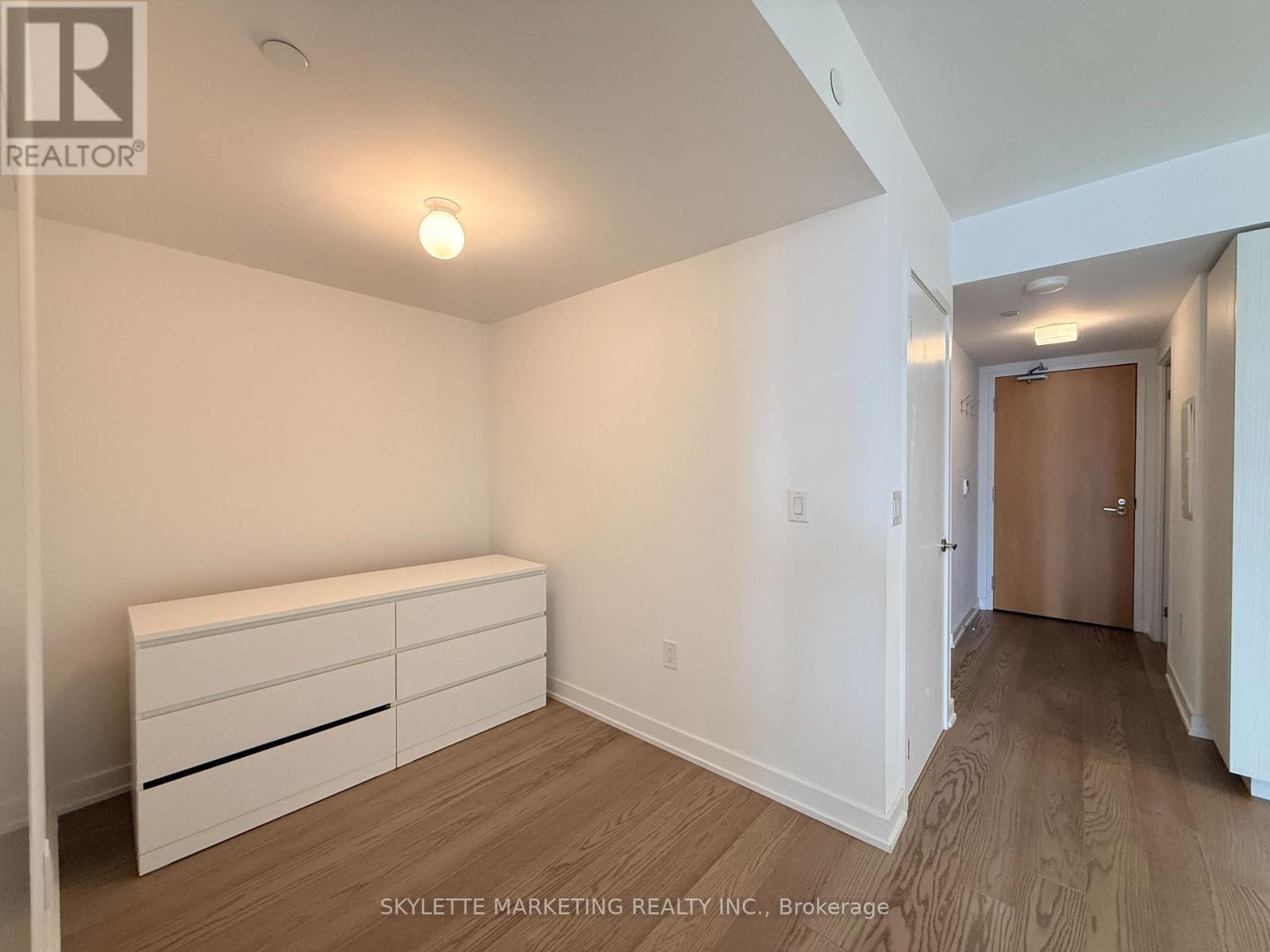3204 - 11 Wellesley Street W, Toronto, Ontario  M4Y 0G4 - Photo 18 - C13647946