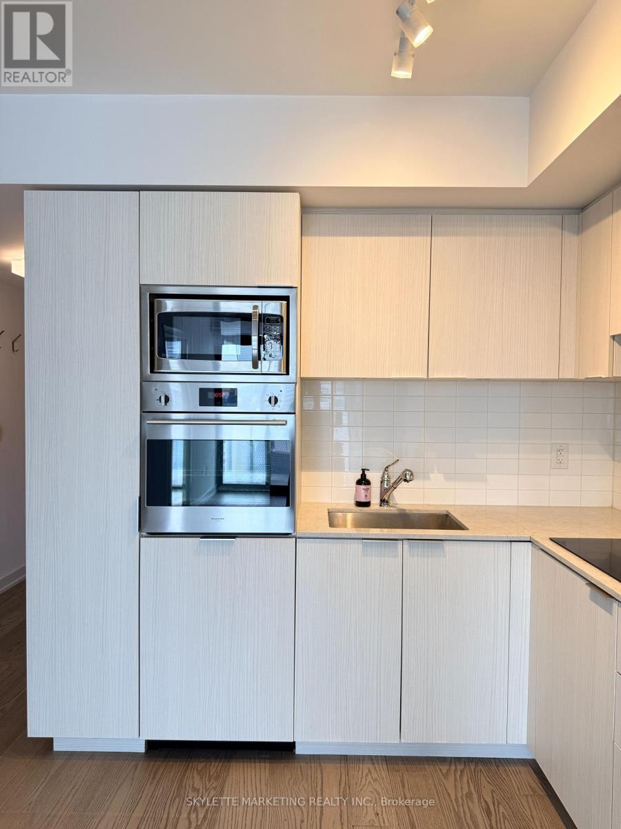 3204 - 11 Wellesley Street W, Toronto, Ontario  M4Y 0G4 - Photo 25 - C13647946