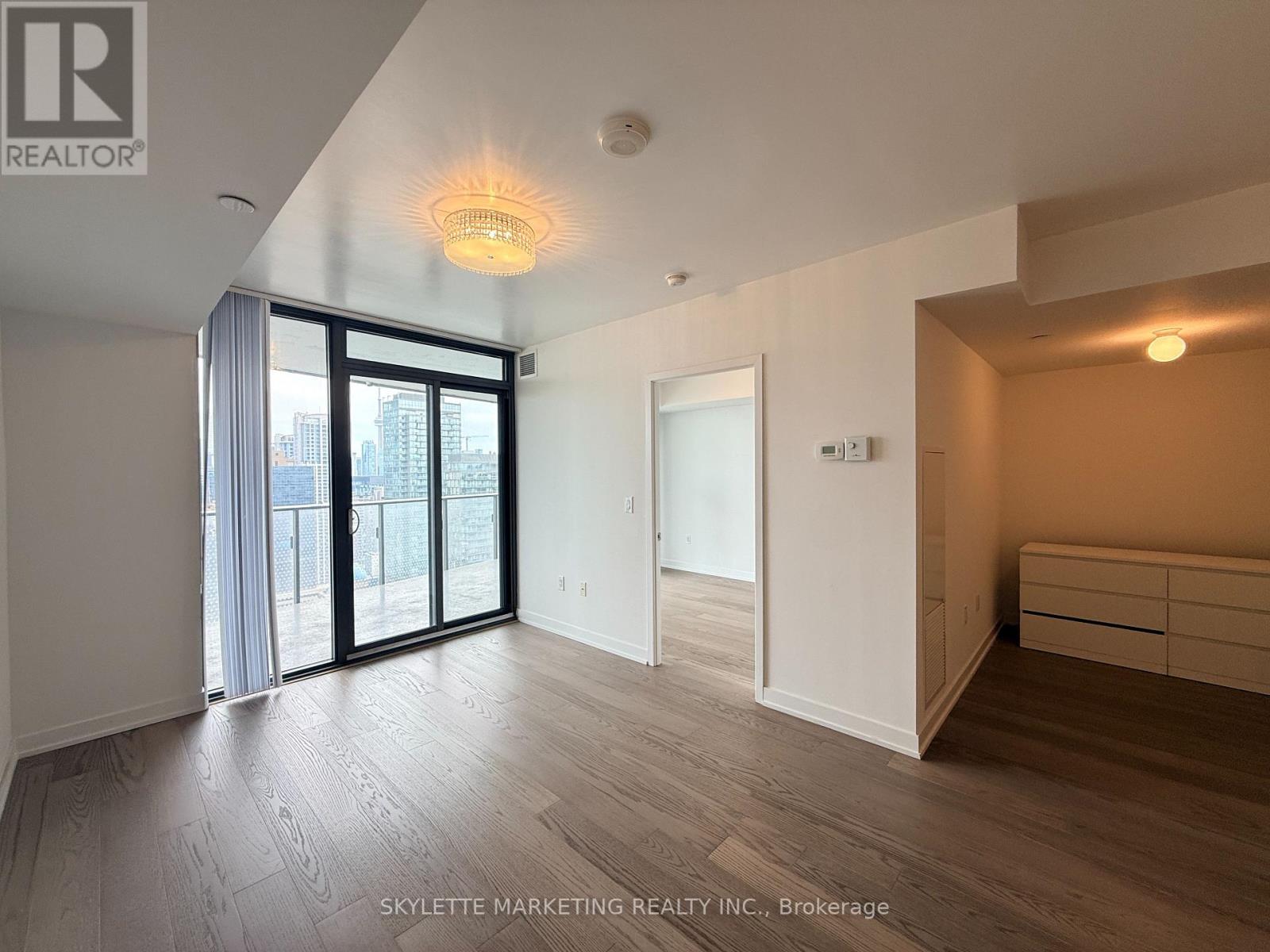 3204 - 11 Wellesley Street W, Toronto, Ontario  M4Y 0G4 - Photo 5 - C13647946
