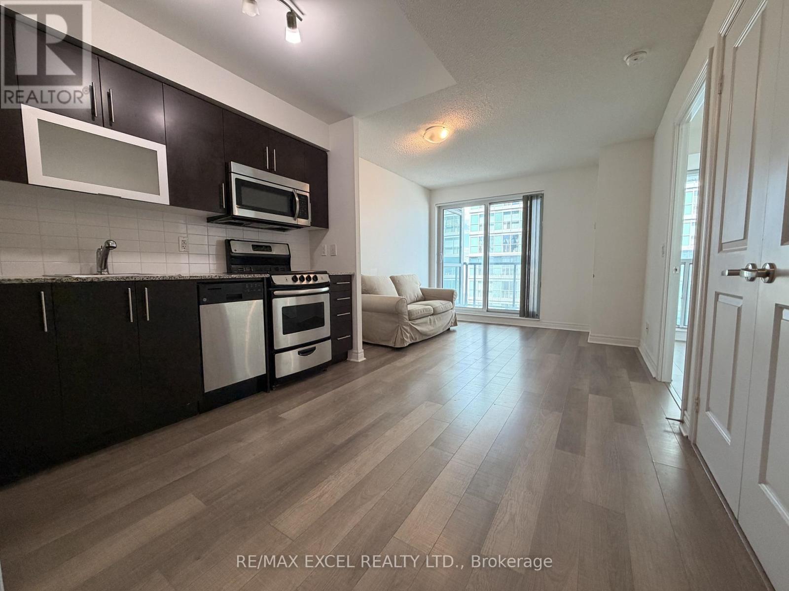2106 - 50 Town Centre Court, Toronto, Ontario  M1P 0A9 - Photo 3 - E13647852