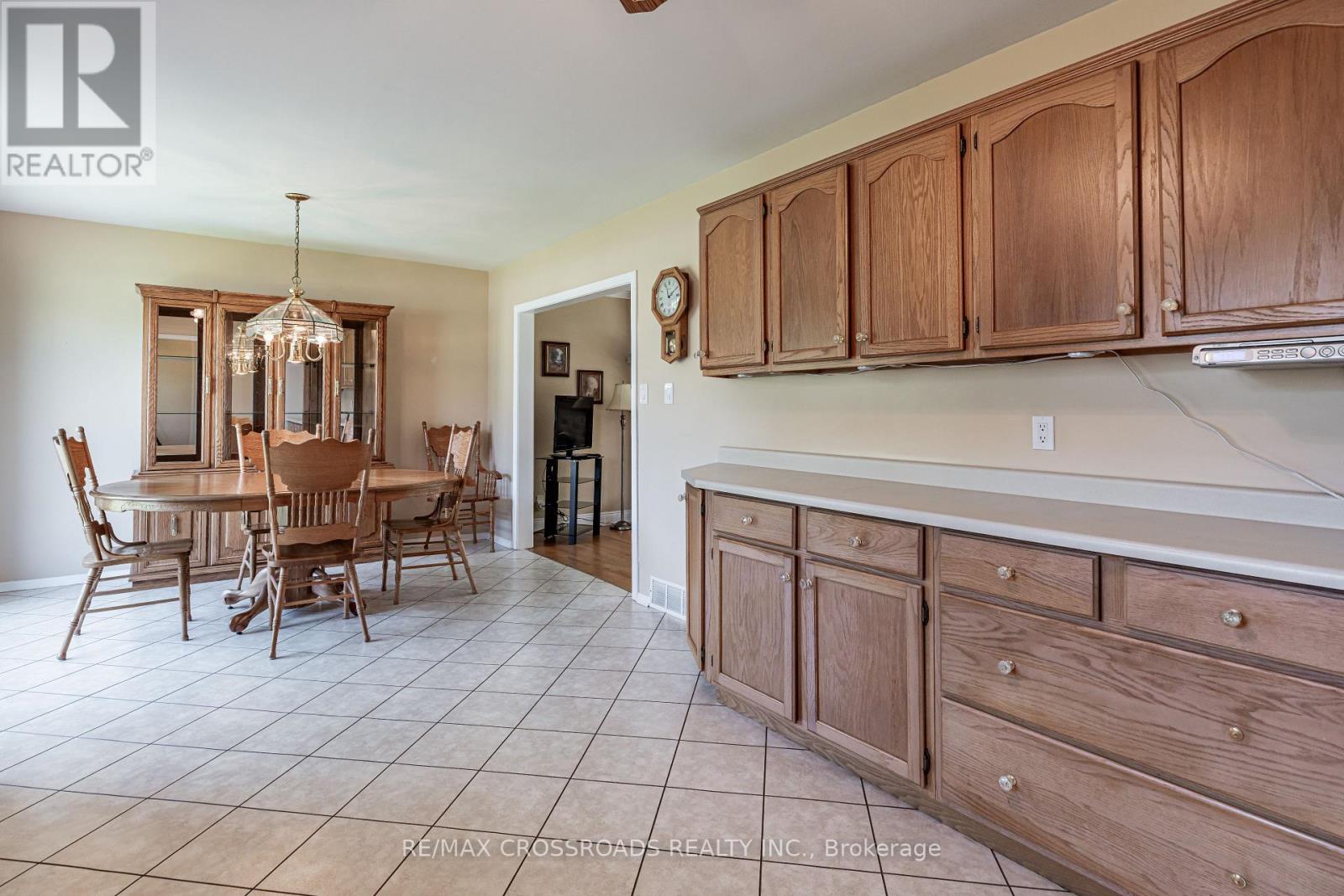 166 Elizabeth Crescent N, Whitby (Blue Grass Meadows), Ontario  L1N 3R7 - Photo 11 - E13647854