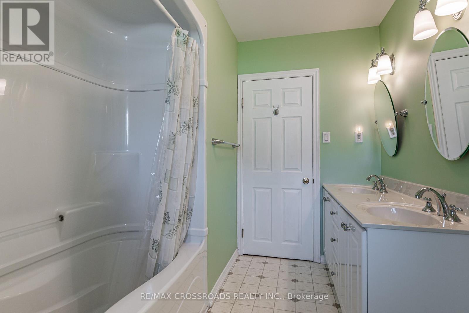 166 Elizabeth Crescent N, Whitby (Blue Grass Meadows), Ontario  L1N 3R7 - Photo 26 - E13647854
