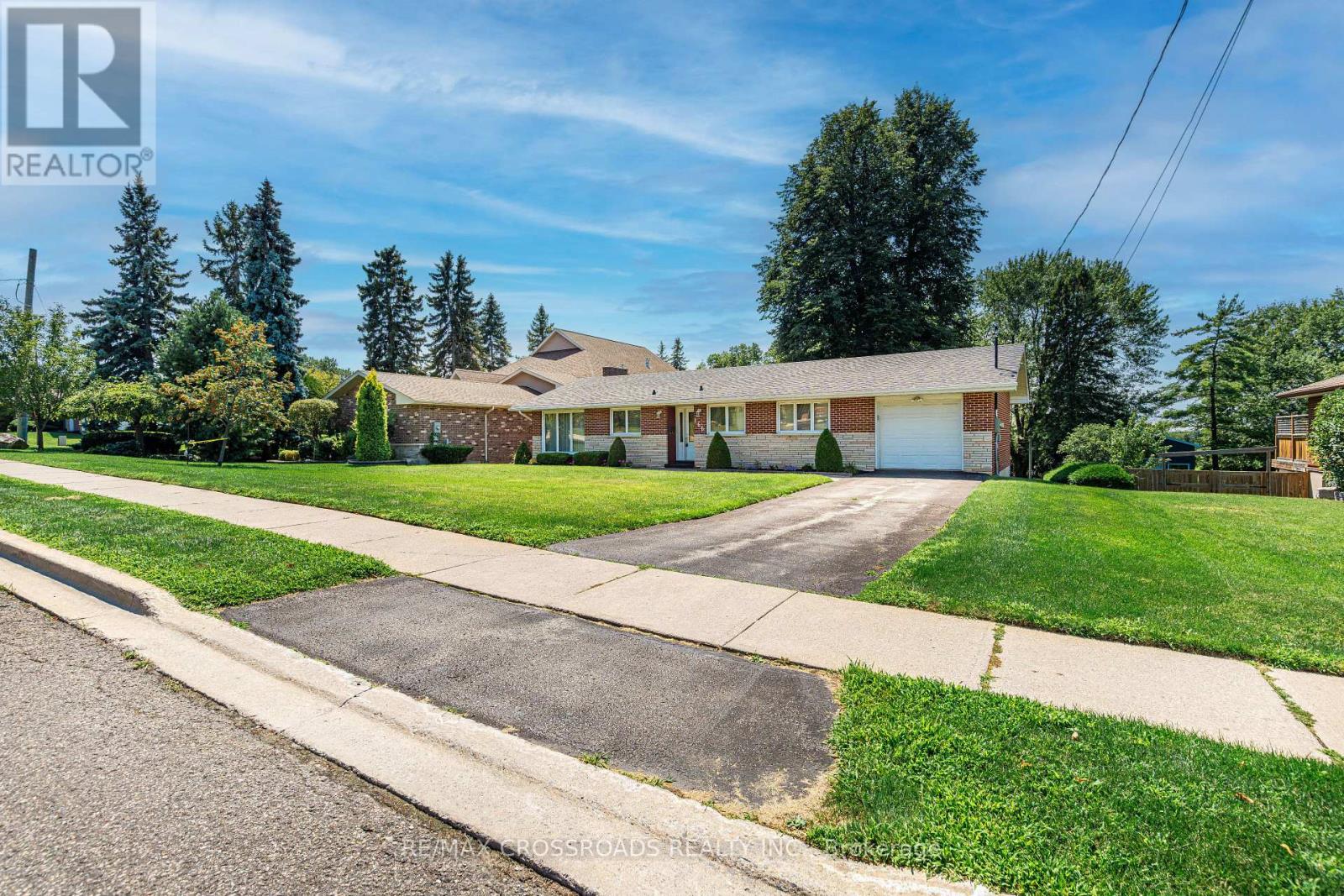 166 Elizabeth Crescent N, Whitby (Blue Grass Meadows), Ontario  L1N 3R7 - Photo 5 - E13647854