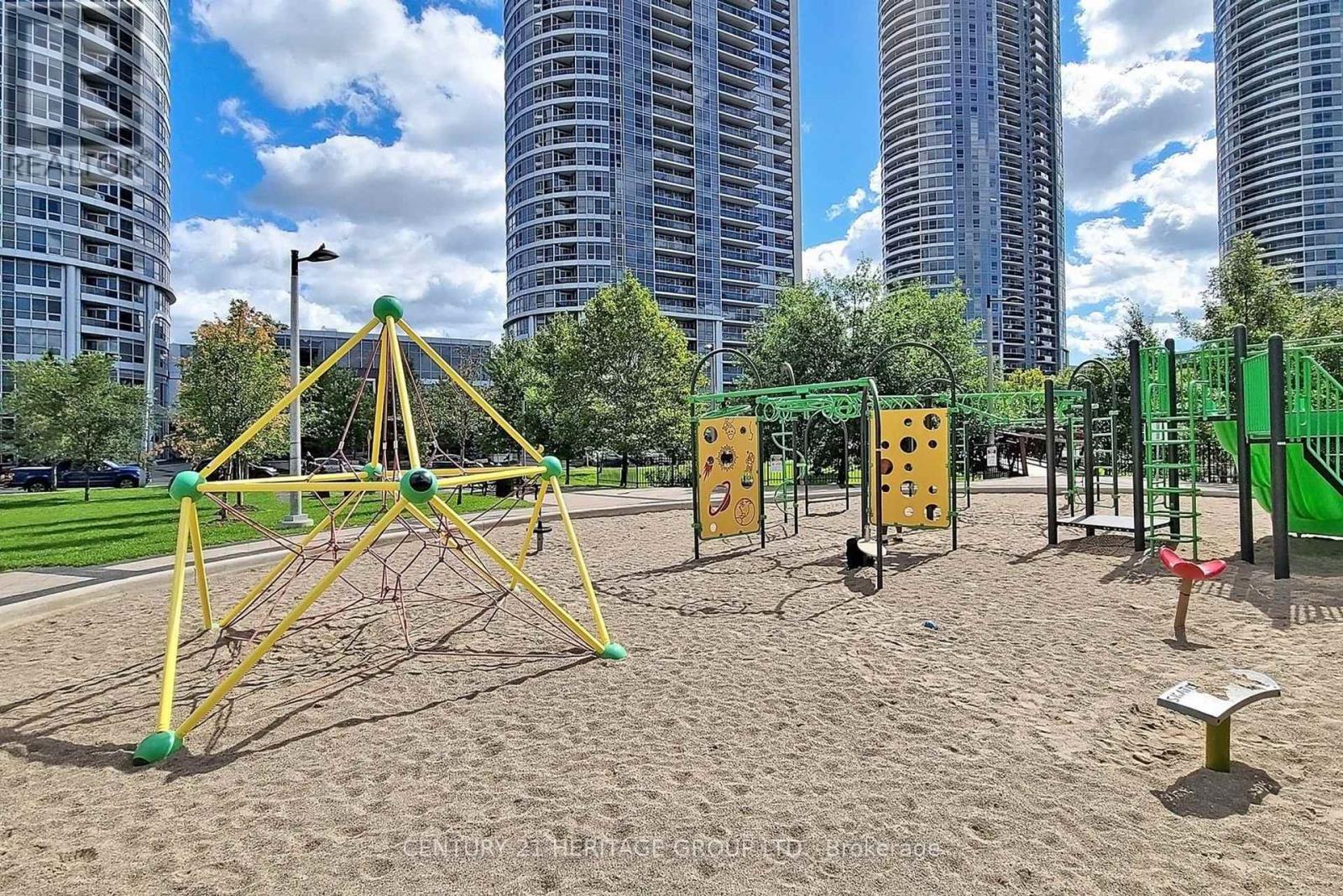 1216 - 135 Village Green Square, Toronto (Agincourt South-Malvern West), Ontario  M1S 0G4 - Photo 28 - E13647906