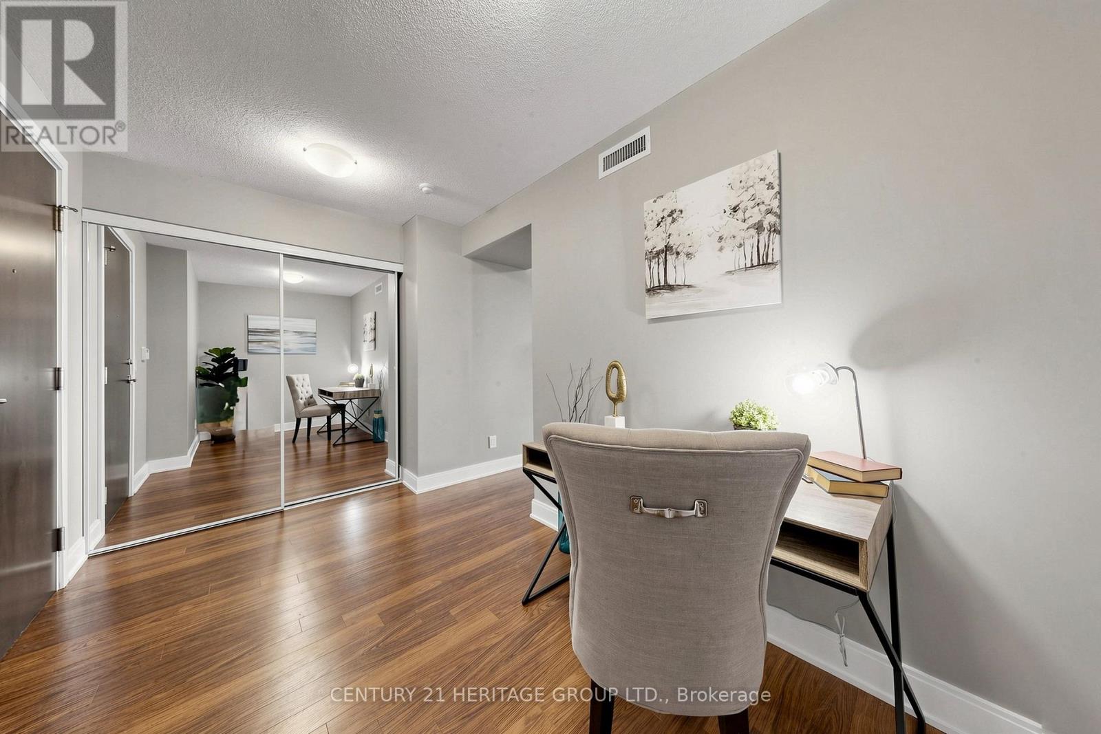 1216 - 135 Village Green Square, Toronto (Agincourt South-Malvern West), Ontario  M1S 0G4 - Photo 7 - E13647906