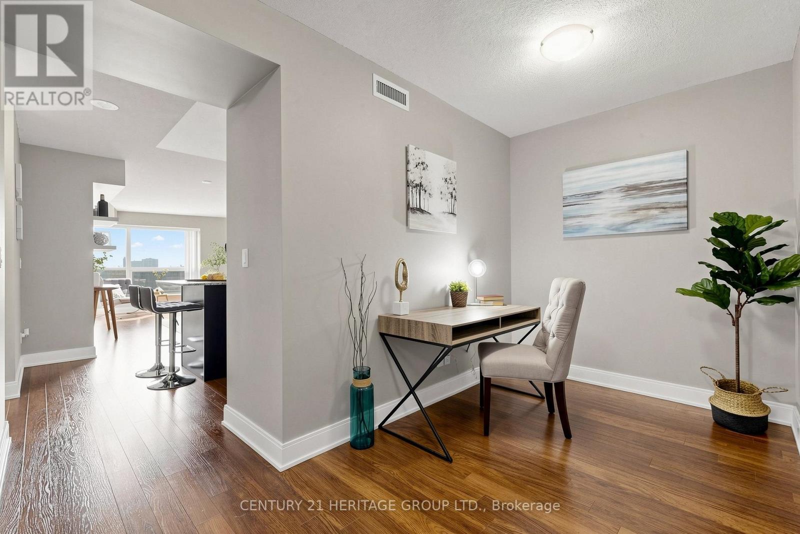 1216 - 135 Village Green Square, Toronto (Agincourt South-Malvern West), Ontario  M1S 0G4 - Photo 9 - E13647906
