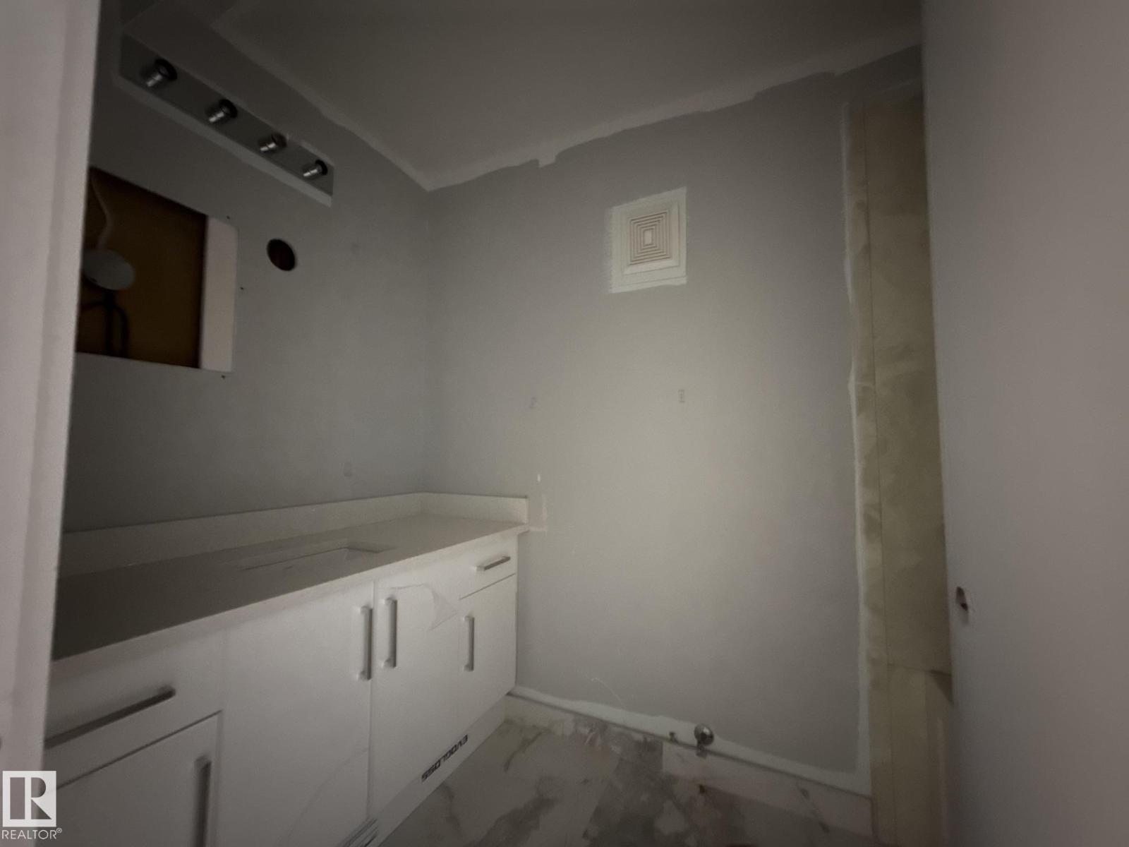8732 101 Av Nw, Edmonton, Alberta  T5H 0A9 - Photo 65 - E4502512