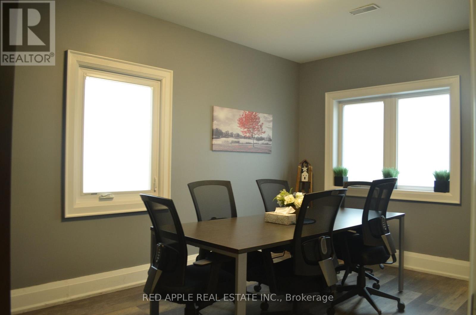 71 Main Street S, Newmarket (Central Newmarket), Ontario  L3Y 3Y5 - Photo 4 - N13647860