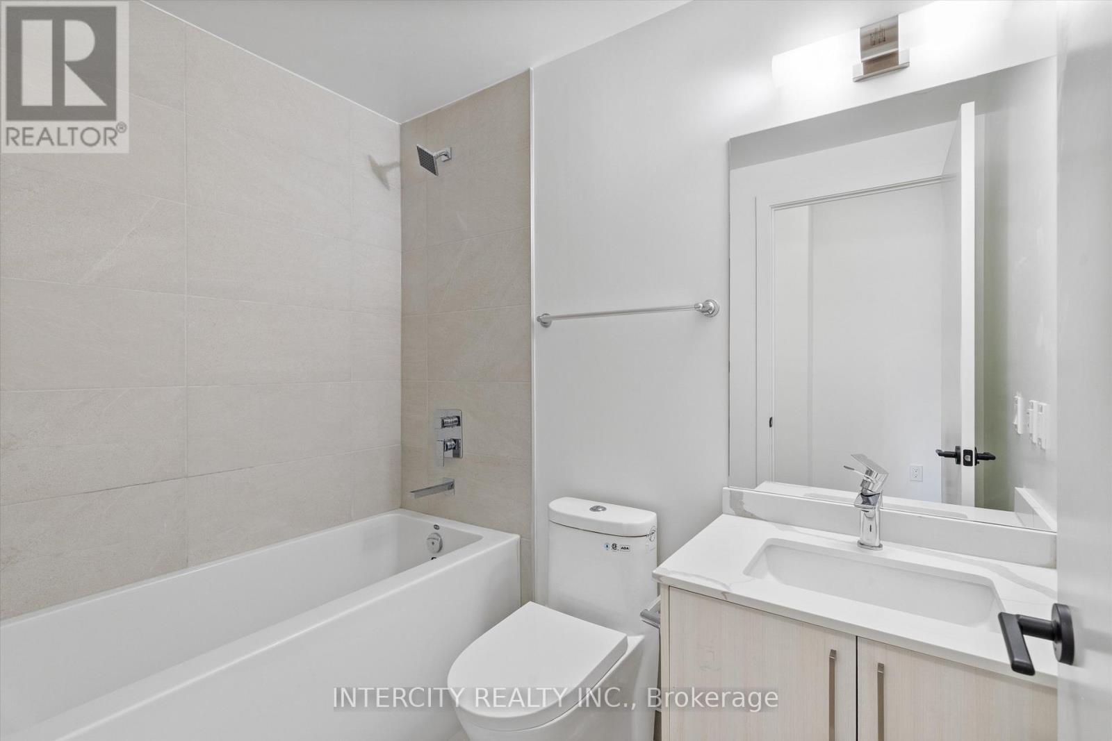 328 - 2075 King Road, King, Ontario  L7B 0R6 - Photo 8 - N13647880