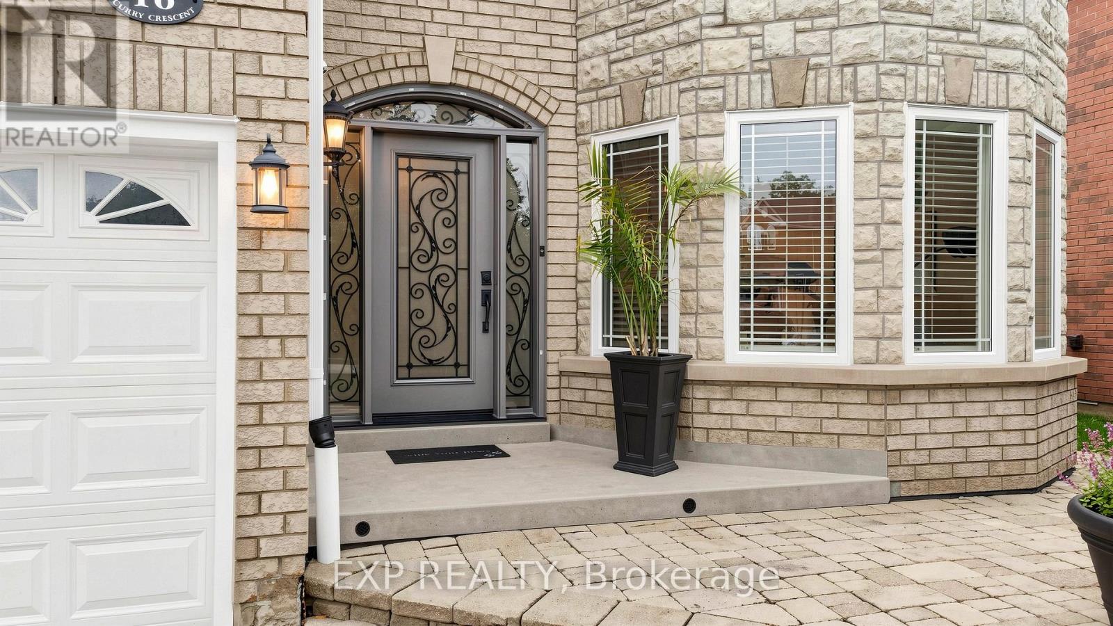 16 Curry Crescent, Halton Hills, Ontario  L7G 5L4 - Photo 2 - W13647866
