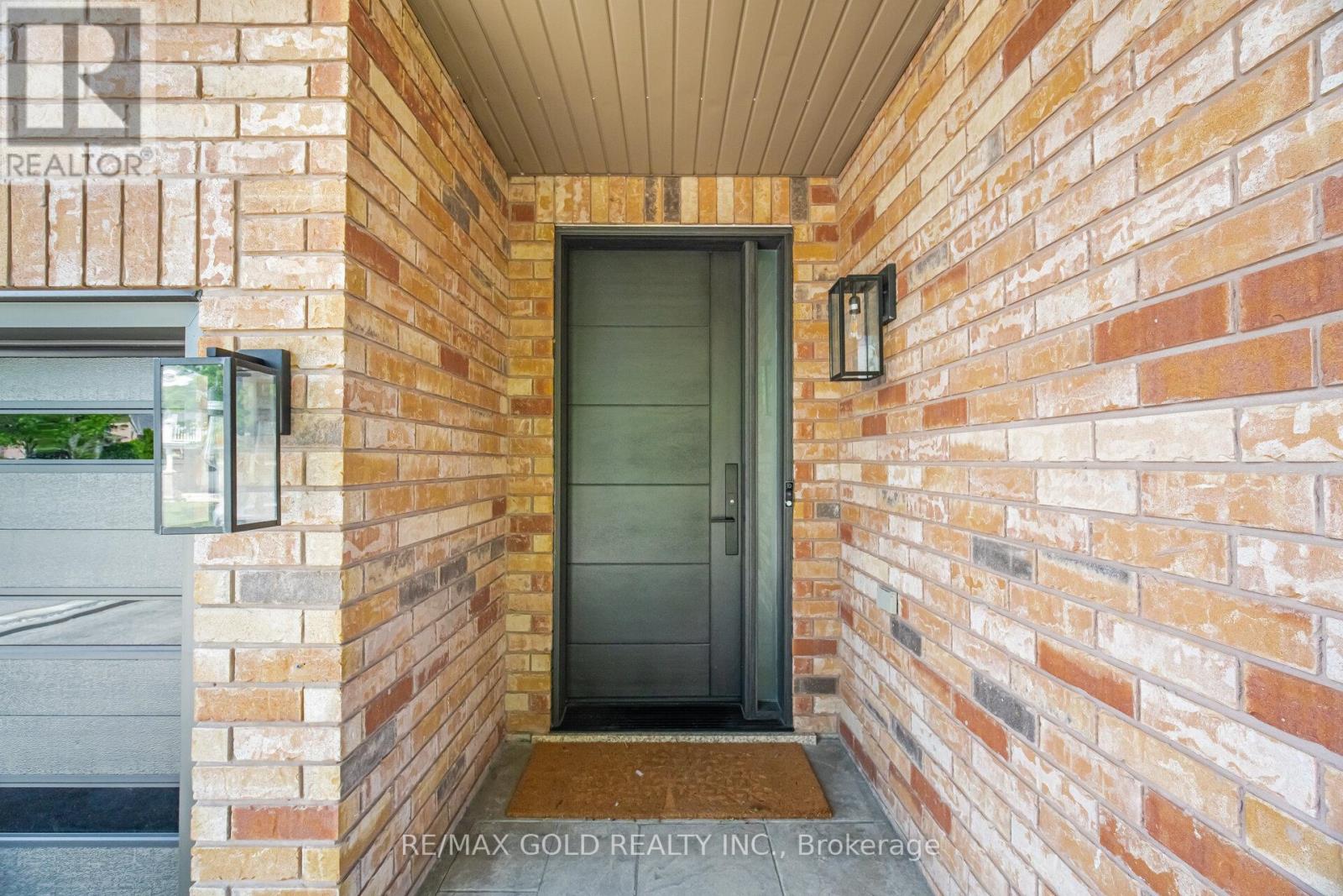 13 Alboreto Way, Brampton, Ontario  L6X 0N5 - Photo 7 - W13647930