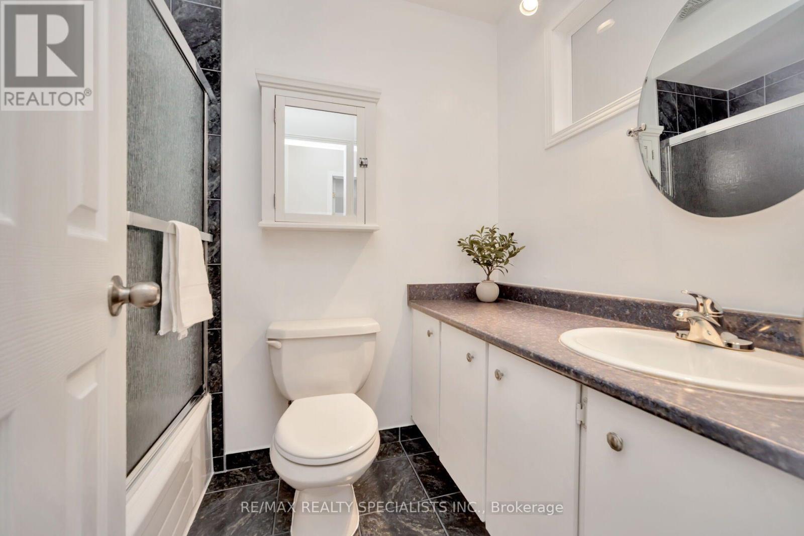 155 Enderby Crescent, Brampton, Ontario  L6T 4C7 - Photo 32 - W13647176