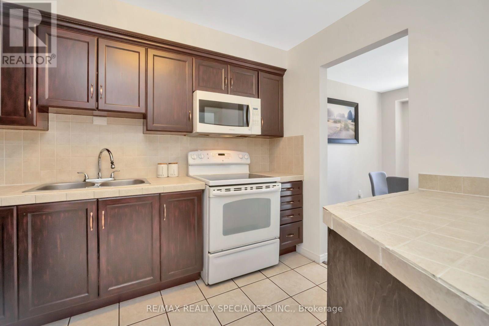 155 Enderby Crescent, Brampton, Ontario  L6T 4C7 - Photo 13 - W13647176