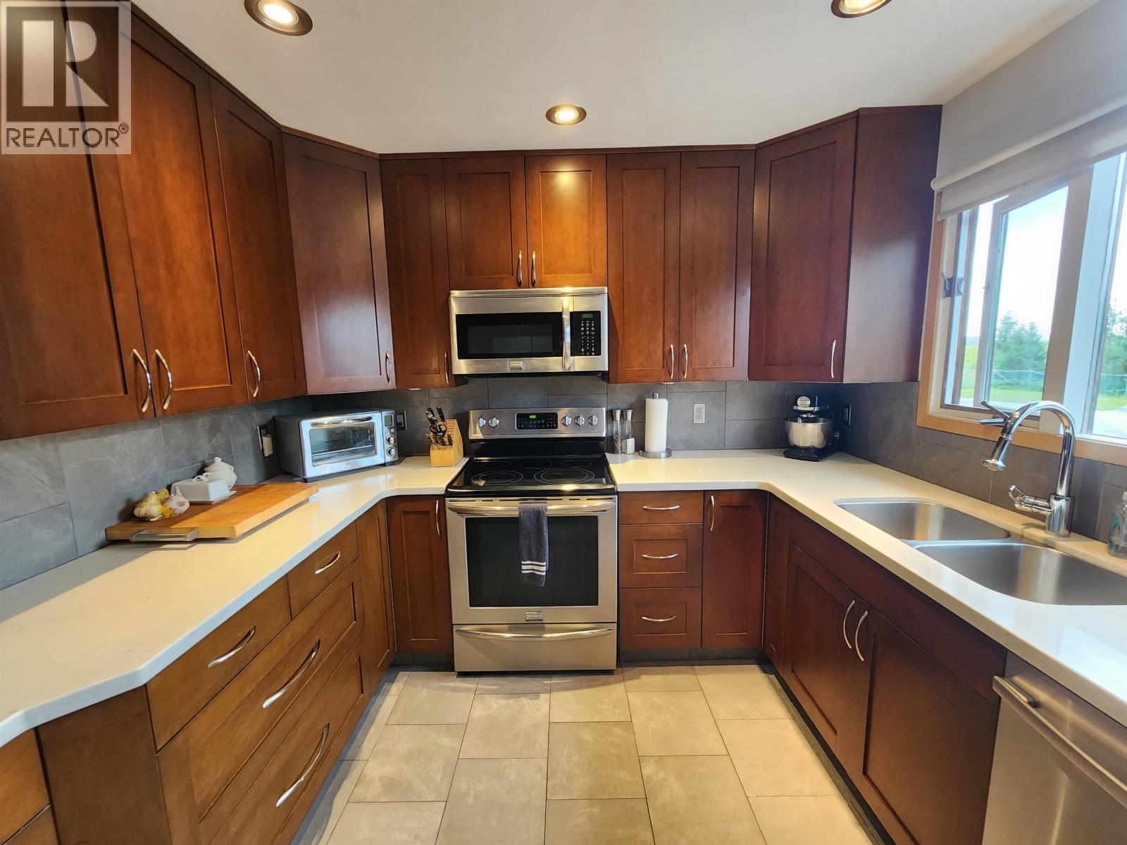 3696 Rosia Road, Prince George, British Columbia  V2K 4Y6 - Photo 8 - R3152794