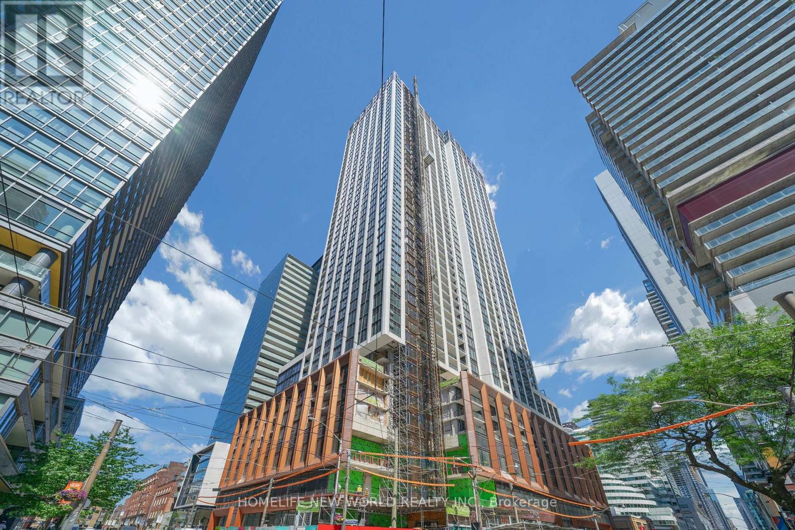 2012 - 400 KING STREET W, Toronto, Ontario