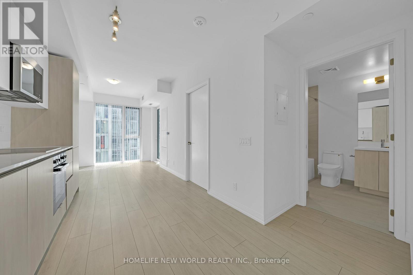 2012 - 400 King Street W, Toronto, Ontario  M5V 0X8 - Photo 3 - C13636286