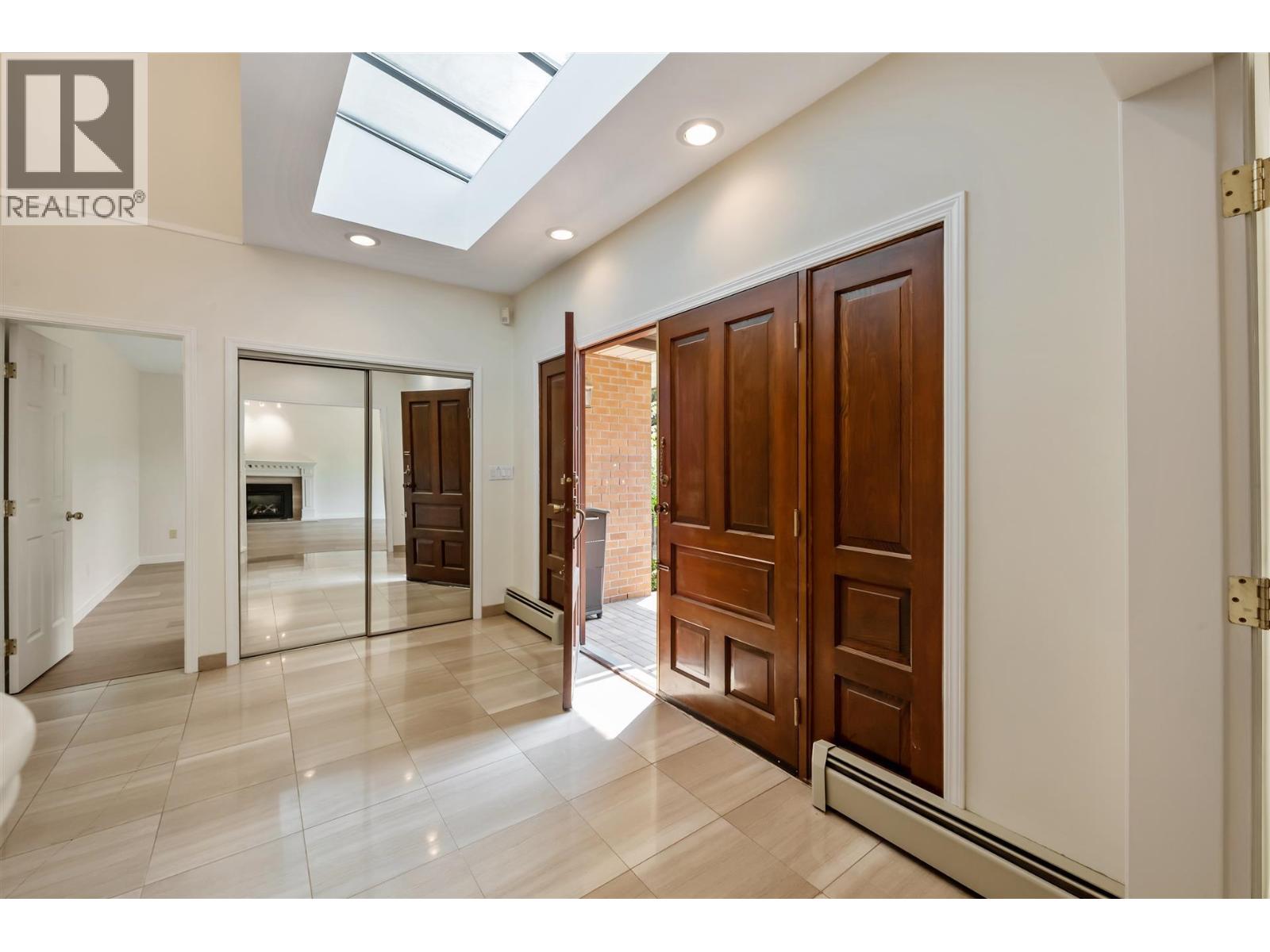 2855 W 37th Avenue, Vancouver, British Columbia V6N 2T7 - Photo 3 - R3153425