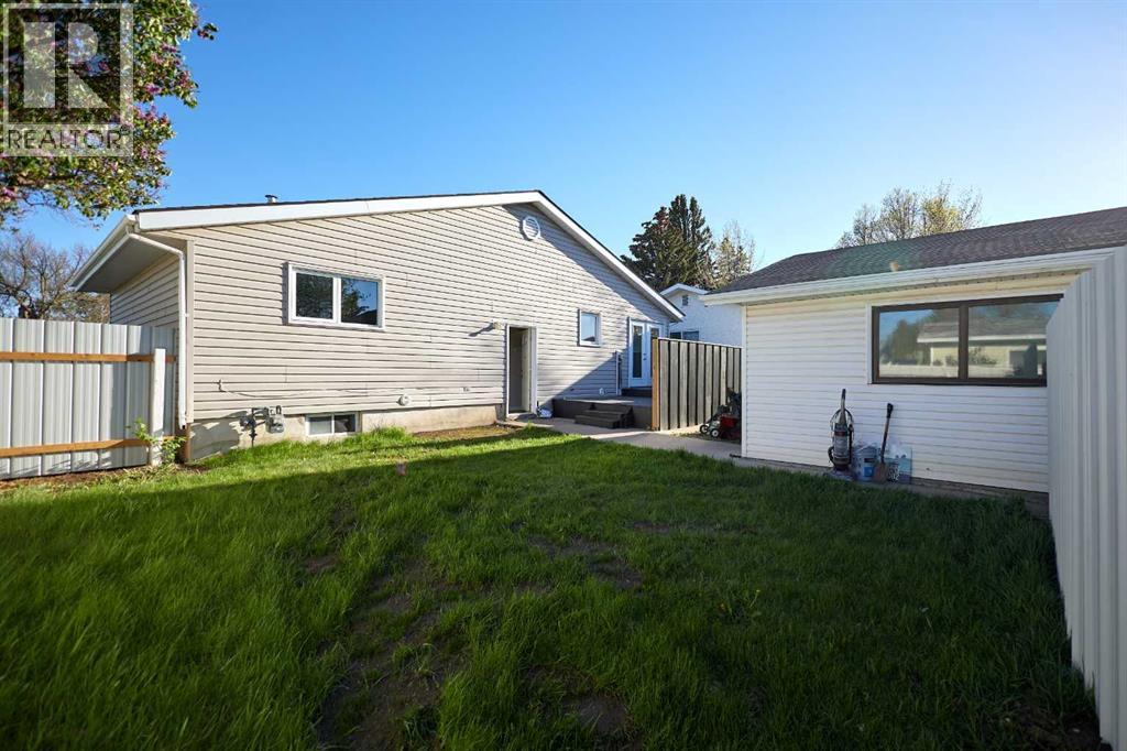 2501 13 Avenue N, Lethbridge, Alberta  T1H 4A4 - Photo 32 - A2307767