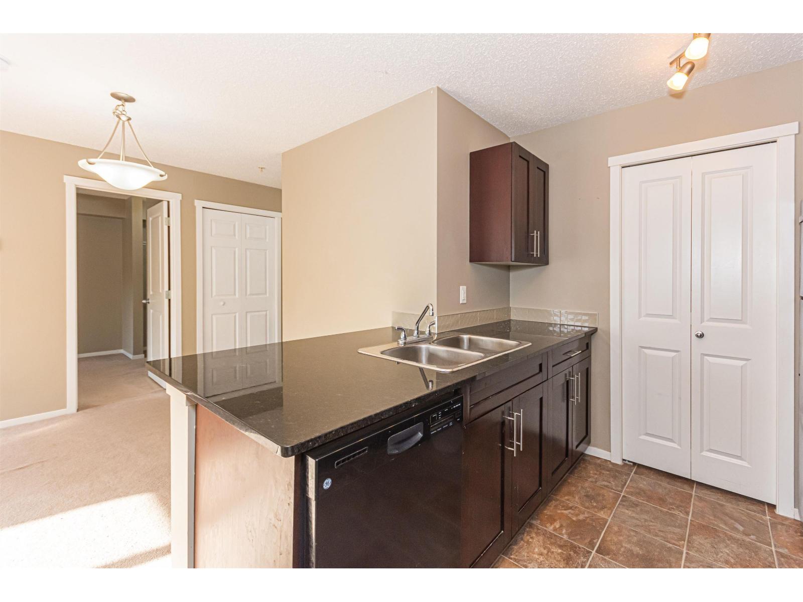 5816 Mullen Pl Nw, Edmonton, Alberta  T6R 0W3 - Photo 11 - E4502516