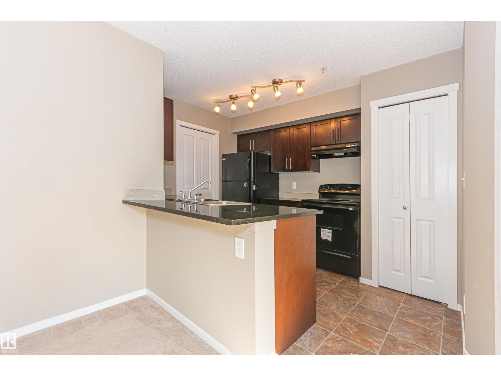 5816 Mullen Pl Nw, Edmonton, Alberta  T6R 0W3 - Photo 8 - E4502516