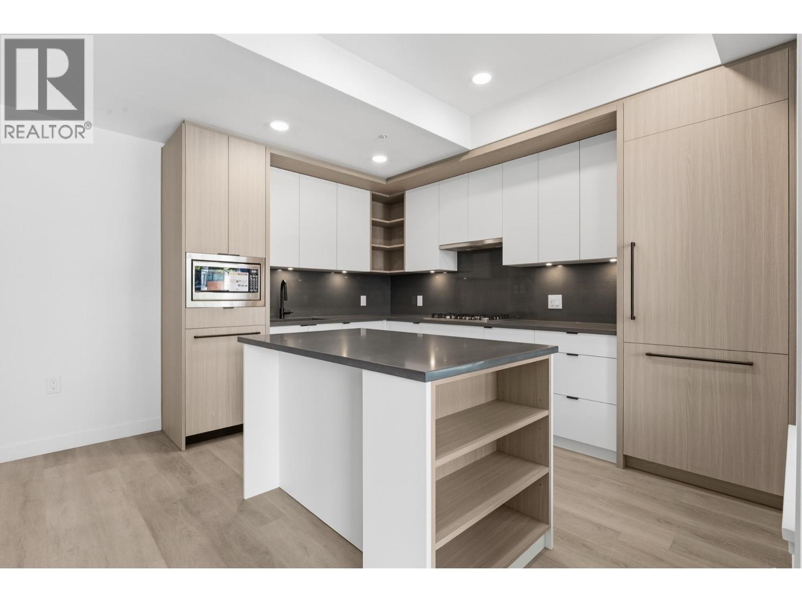 203 2268 E Broadway, Vancouver, British Columbia V5N 0L2 - Photo 2 - R3153539