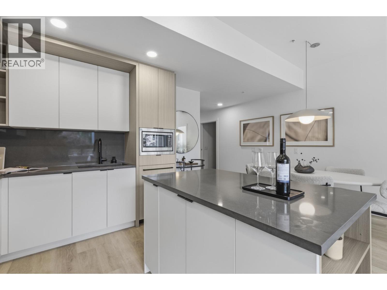 107 2268 E Broadway, Vancouver, British Columbia V5N 0L2 - Photo 3 - R3153536