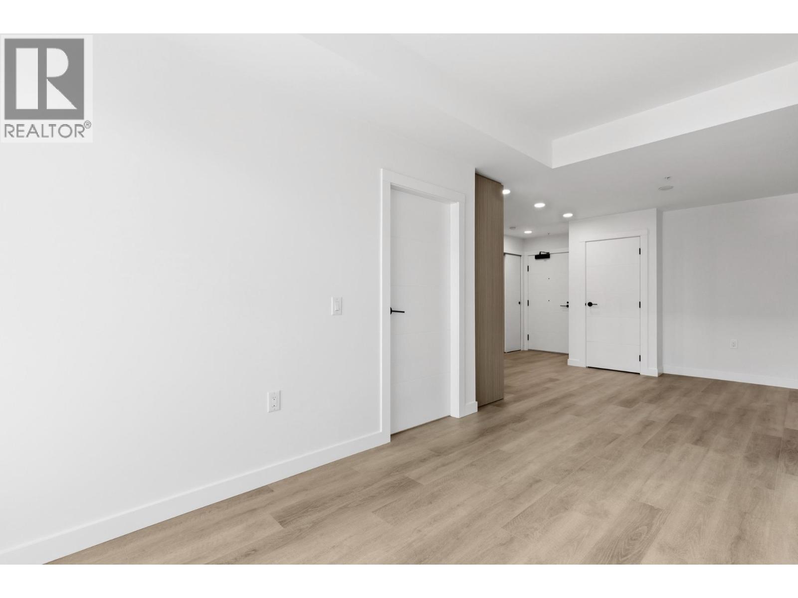 403 2268 E Broadway, Vancouver, British Columbia V5N 0L2 - Photo 4 - R3153527