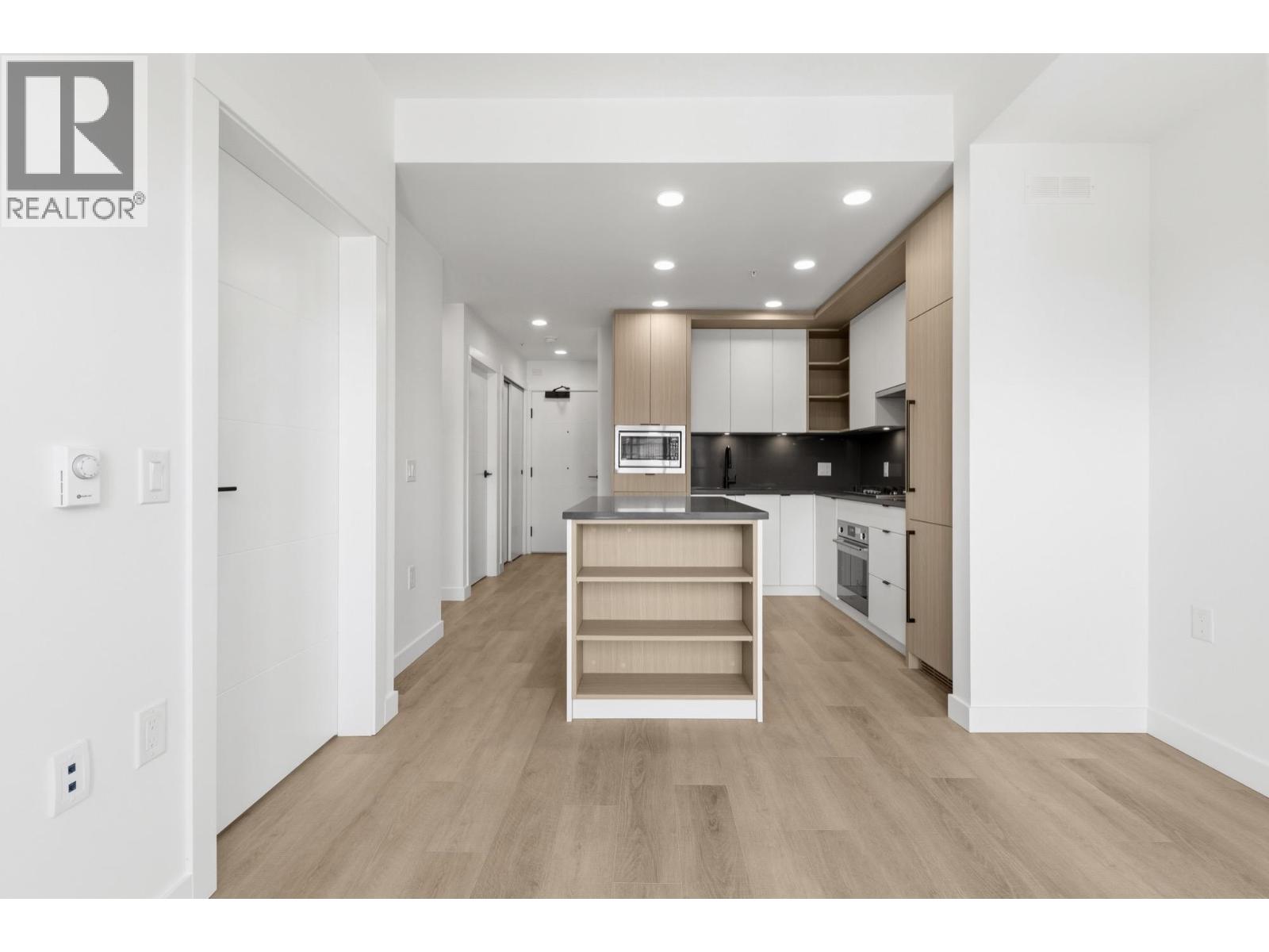 504 2268 E Broadway, Vancouver, British Columbia  V5N 0L2 - Photo 5 - R3153542